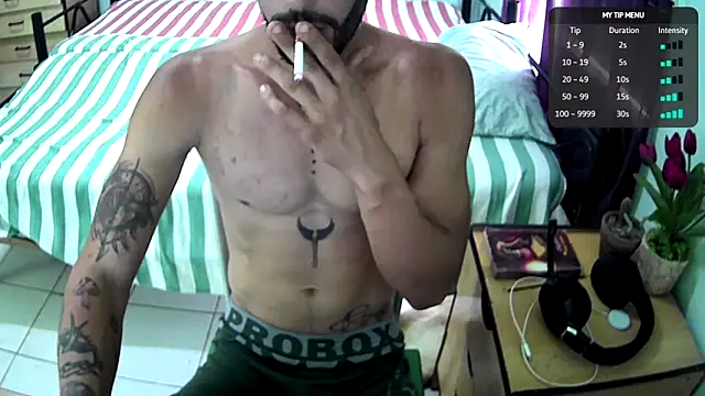 Snapshot of CubanHot27 chatting on June 19, 2:54 pm CubanHot27 online show from June 19, 2:54 pm