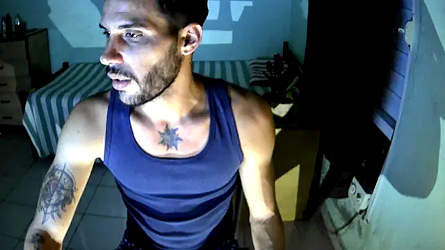 Snapshot of CubanHot27 chatting on June 24, 3:49 am CubanHot27 online show from June 24, 3:49 am