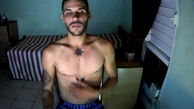 Snapshot of CubanHot27 chatting on July 3, 3:46 am CubanHot27 online show from July 3, 3:46 am