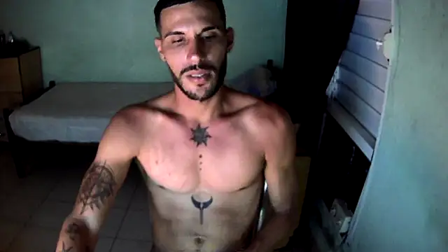 Snapshot of CubanHot27 chatting on July 10, 3:55 am CubanHot27 online show from July 10, 3:55 am