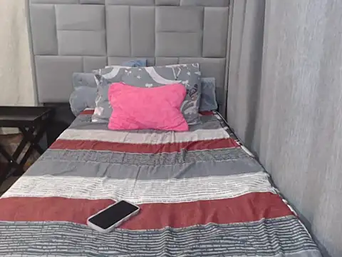 Snapshot of Wifey_Amanda chatting on July 2, 10:32 am Wifey Amanda online show from July 2, 10:32 am