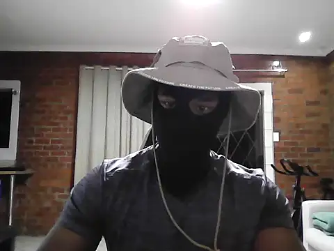 Snapshot of DiamondDannn2 chatting on June 11, 5:11 pm DiamondDannn2 online show from June 11, 5:11 pm
