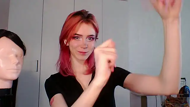 Snapshot of KayleneWesterberg chatting on June 11, 4:49 pm KayleneWesterberg online show from June 11, 4:49 pm