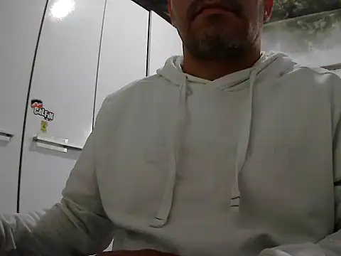 Snapshot of lordewill chatting on July 10, 2:52 pm lordewill online show from July 10, 2:52 pm