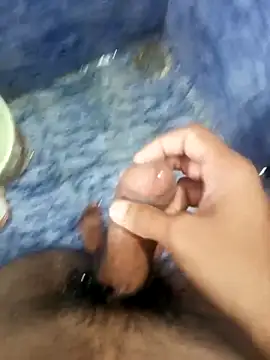 Snapshot of paresh045 chatting on June 15, 10:17 am paresh045 online show from June 15, 10:17 am