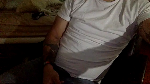 Snapshot of greatalexxxandro chatting on June 16, 1:25 pm greatalexxxandro online show from June 16, 1:25 pm