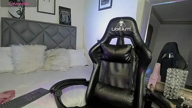 Snapshot of Cattleya_Love chatting on June 14, 1:36 am Cattleya Love online show from June 14, 1:36 am