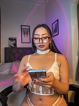 Snapshot of Cattleya_Love chatting on June 21, 2:25 am Cattleya Love online show from June 21, 2:25 am