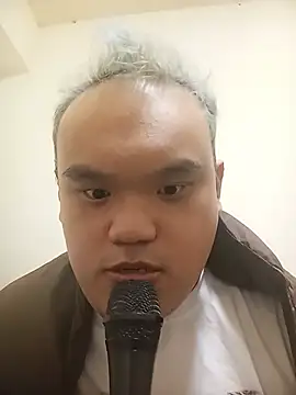 hank820927 online show from June 12, 7:13 pm