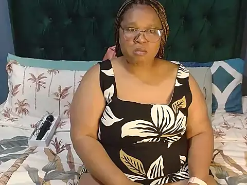 Snapshot of MISS_BLACKBERY chatting on June 12, 8:52 pm MISS BLACKBERY online show from June 12, 8:52 pm