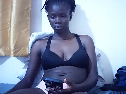 Snapshot of Queen_idd chatting on July 6, 4:53 am Queen idd online show from July 6, 4:53 am