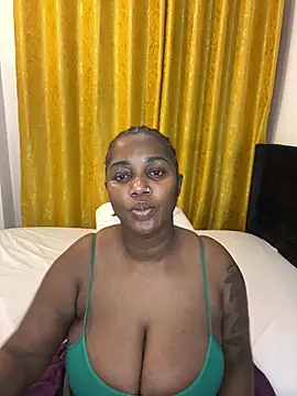 Snapshot of Honeylust26 chatting on July 6, 4:20 pm Honeylust26 online show from July 6, 4:20 pm