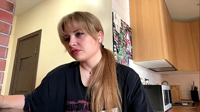 Snapshot of KelleeRodriguel chatting on June 15, 2:19 pm KelleeRodriguel online show from June 15, 2:19 pm