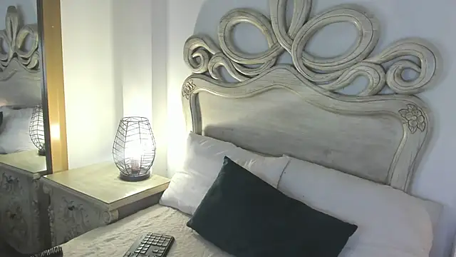 Snapshot of kitty_cat_7 chatting on July 15, 3:45 am kitty cat 7 online show from July 15, 3:45 am