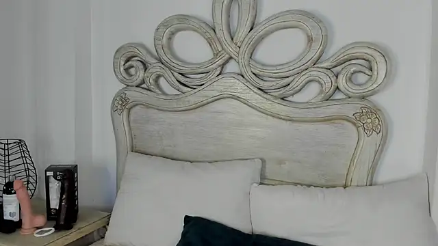 Snapshot of kitty_cat_7 chatting on July 17, 4:08 am kitty cat 7 online show from July 17, 4:08 am
