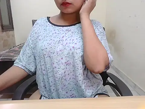 Snapshot of Bold-Divya1 chatting on July 9, 7:51 pm Bold-Divya1 online show from July 9, 7:51 pm