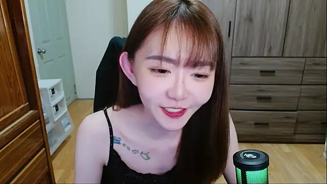 Snapshot of cccc_22 chatting on August 3, 3:16 pm cccc 22 online show from August 3, 3:16 pm