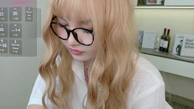 Snapshot of sakuraclover chatting on June 20, 3:53 am sakuraclover online show from June 20, 3:53 am