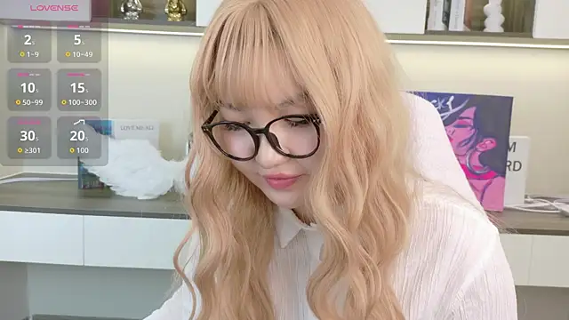 Snapshot of sakuraclover chatting on July 6, 12:13 pm sakuraclover online show from July 6, 12:13 pm