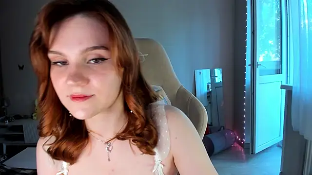 Snapshot of amelia_braun chatting on June 15, 1:52 am amelia braun online show from June 15, 1:52 am