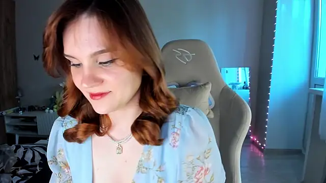Snapshot of amelia_braun chatting on June 24, 2:32 am amelia braun online show from June 24, 2:32 am