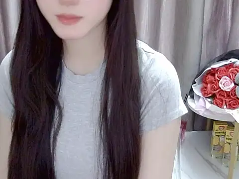 Snapshot of Candy-2k- chatting on June 14, 1:14 am Candy-2k- online show from June 14, 1:14 am