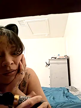 Snapshot of Joanshines chatting on July 8, 10:09 am Joanshines online show from July 8, 10:09 am