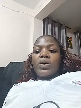 Snapshot of Black_prettty chatting on July 14, 5:18 pm Black prettty online show from July 14, 5:18 pm