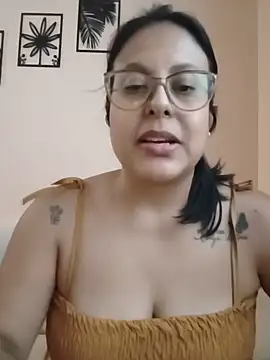 Snapshot of Coral_611 chatting on June 29, 8:20 pm Coral 611 online show from June 29, 8:20 pm