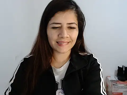 Snapshot of Luna_zoe chatting on July 5, 3:13 am Luna zoe online show from July 5, 3:13 am