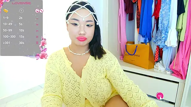 AsianLumi online show from August 1, 3:44 pm