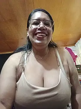 Snapshot of Emilif_ chatting on June 21, 4:31 pm Emilif online show from June 21, 4:31 pm