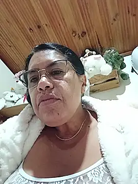 Snapshot of Emilif_ chatting on July 23, 1:58 am Emilif online show from July 23, 1:58 am