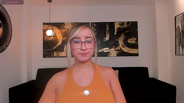 Snapshot of NovaSinclairX chatting on July 22, 11:24 am NovaSinclairX online show from July 22, 11:24 am