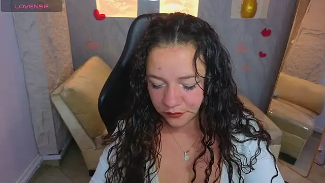 Snapshot of Cony_curly_b chatting on July 16, 3:01 am Cony curly b online show from July 16, 3:01 am