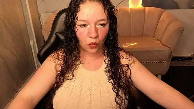 Snapshot of Cony_curly_b chatting on July 26, 3:14 am Cony curly b online show from July 26, 3:14 am