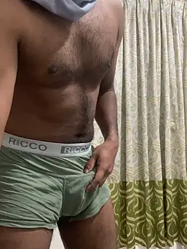 Snapshot of mr_shhw chatting on June 19, 5:17 pm mr shhw online show from June 19, 5:17 pm