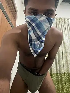 Snapshot of mr_shhw chatting on August 7, 5:26 pm mr shhw online show from August 7, 5:26 pm