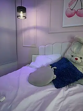 Snapshot of Doll_Maddy_ chatting on July 3, 3:24 am Doll Maddy online show from July 3, 3:24 am