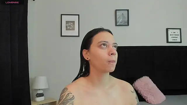 Snapshot of Sara_B chatting on July 13, 6:00 pm Sara B online show from July 13, 6:00 pm
