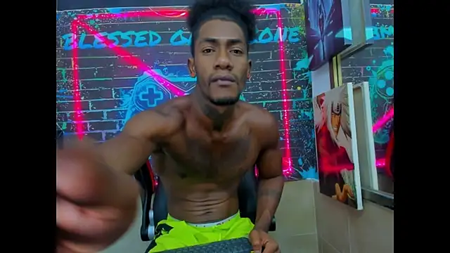 Snapshot of yulian23_ chatting on June 22, 3:20 pm yulian23 online show from June 22, 3:20 pm
