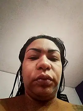 Snapshot of _Ana_paula_ chatting on June 23, 5:00 pm Ana paula online show from June 23, 5:00 pm