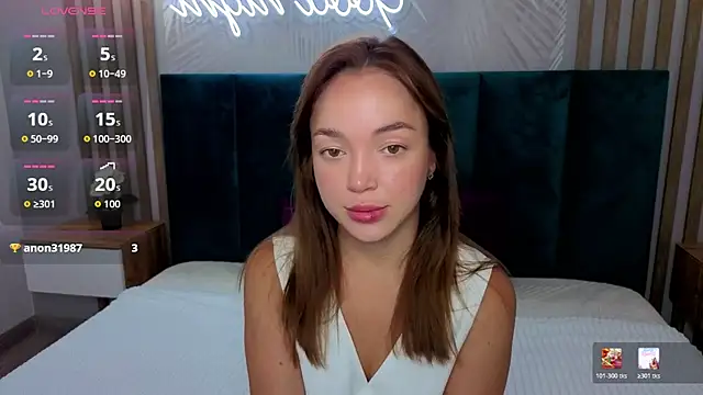 Snapshot of Christy_Beauty chatting on July 21, 1:08 am Christy Beauty online show from July 21, 1:08 am