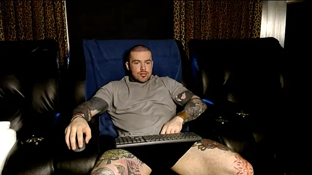 Snapshot of nathaniel_13 chatting on July 4, 12:50 am nathaniel 13 online show from July 4, 12:50 am