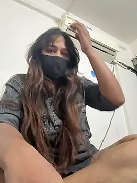 Snapshot of vaani_tyagi chatting on July 4, 2:23 pm vaani tyagi online show from July 4, 2:23 pm