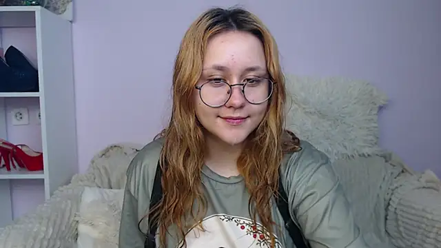 Snapshot of Judith_hypnosiss chatting on June 23, 12:03 pm Judith hypnosiss online show from June 23, 12:03 pm