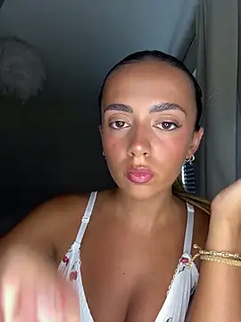 Snapshot of Harrietbronzex chatting on June 20, 1:36 pm Harrietbronzex online show from June 20, 1:36 pm