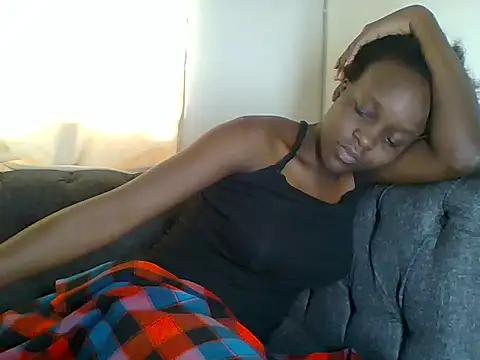 Snapshot of Sexylov25 chatting on July 28, 8:43 am Sexylov25 online show from July 28, 8:43 am