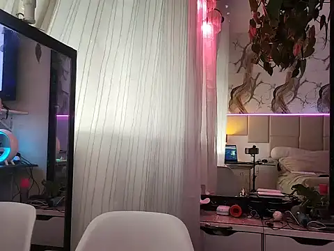 Snapshot of EnricoNetto chatting on July 23, 4:27 pm EnricoNetto online show from July 23, 4:27 pm