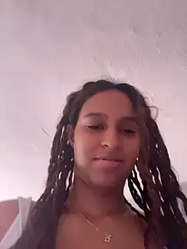 Snapshot of lunauzumaki chatting on July 12, 7:38 pm lunauzumaki online show from July 12, 7:38 pm